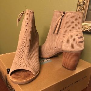 Toms Majorca Peep Toe Stucco Suede Perforated